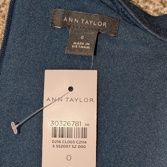 Ann Taylor Navy Blue Fitted Knee Length Dress Size 0 - Picture 4 of 5